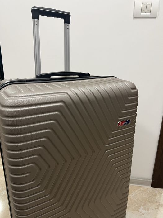 Valiza tip troler crem