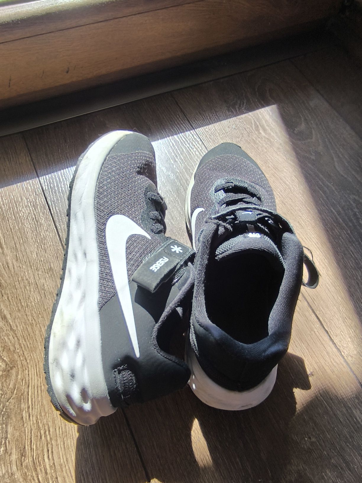 Nike 35,5 номер маратонки детски /Найк/