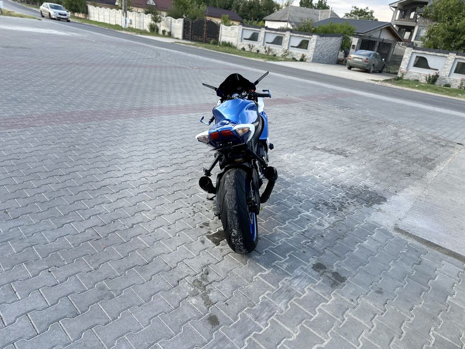 Suzukigsxr 750 k8