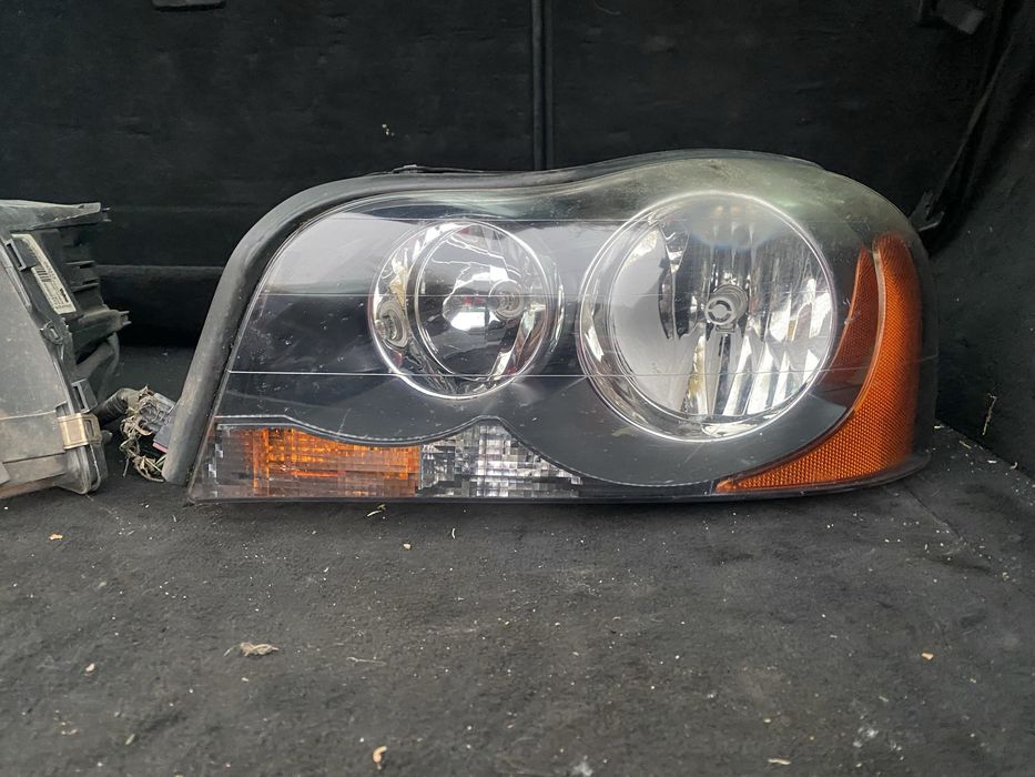 Фарове XC 90 Volvo