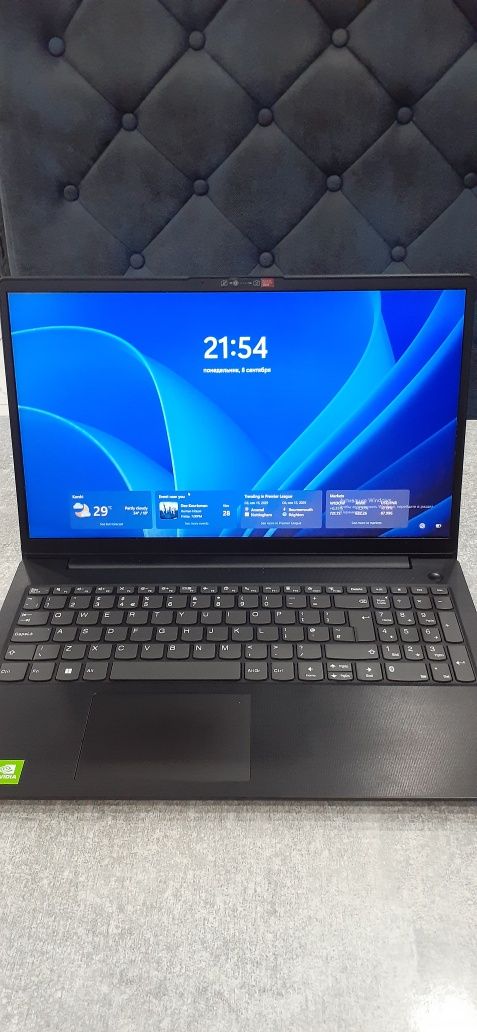Lenovo notebook sotiladi