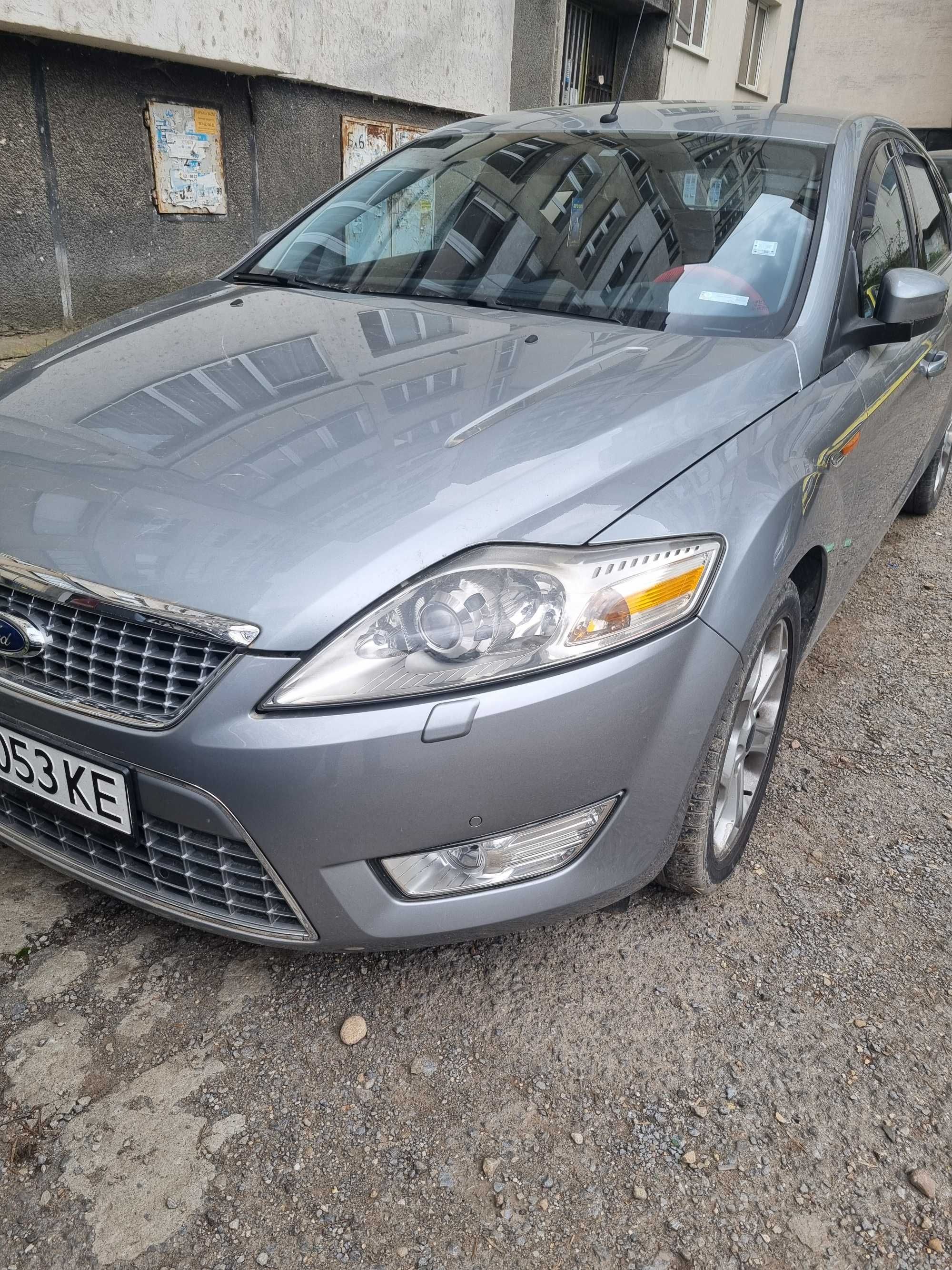 Продавам Ford Mondeo 2010 година.