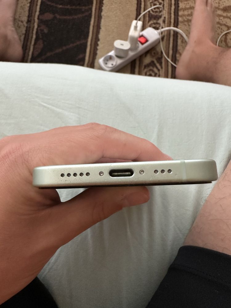 iPhone 15 128GB green с гаранция