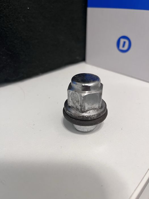 Piulite M12x1.5 originale Lexus CT200h