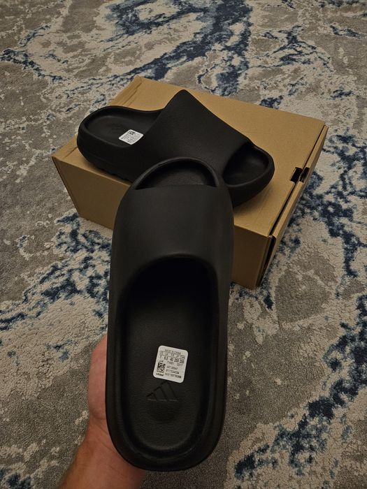 yeezy slides negri