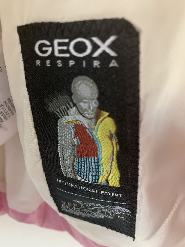 Geaca Geox, marimea 4 ani, ca noua