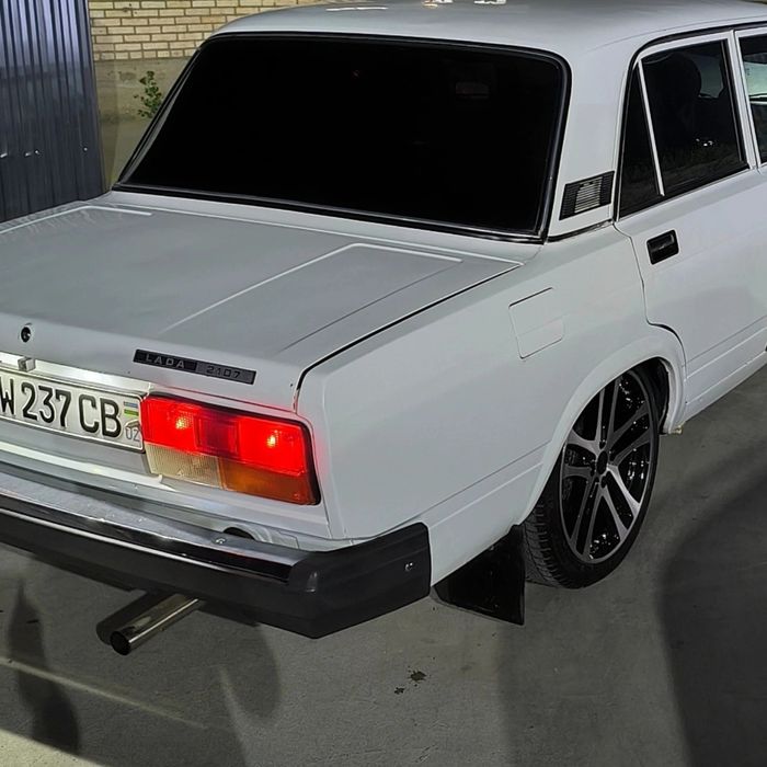 Jiguli vaz 2107.