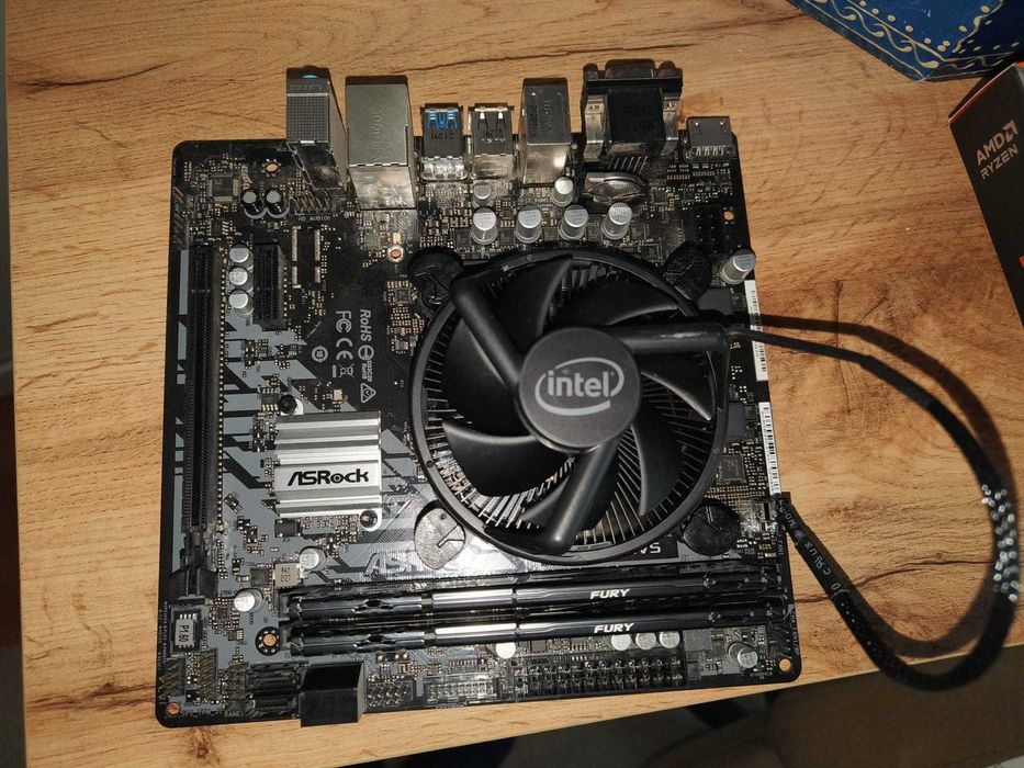 Kit Intel i5 11400F + 16 GB RAM + cooler stock