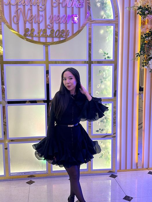 Продаю платье.Надела всего два раза,в отличном состоянии.