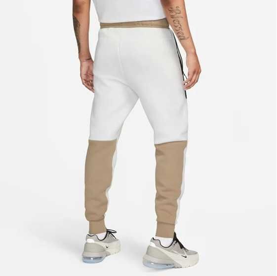 Nike Tech Fleece JGGR Спортно Долнище