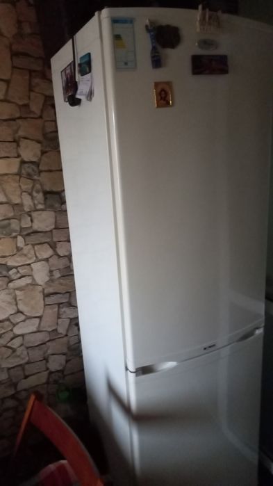Vând frigider in stare bună de functionare