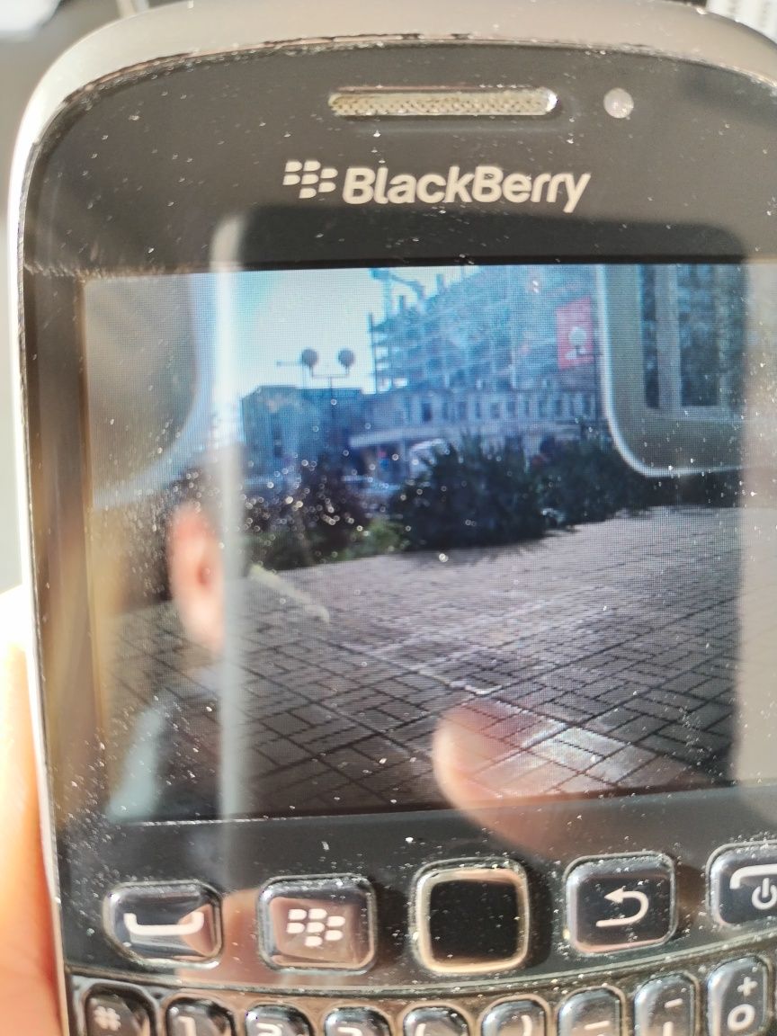 Мобилен телефон Blackberry 9320