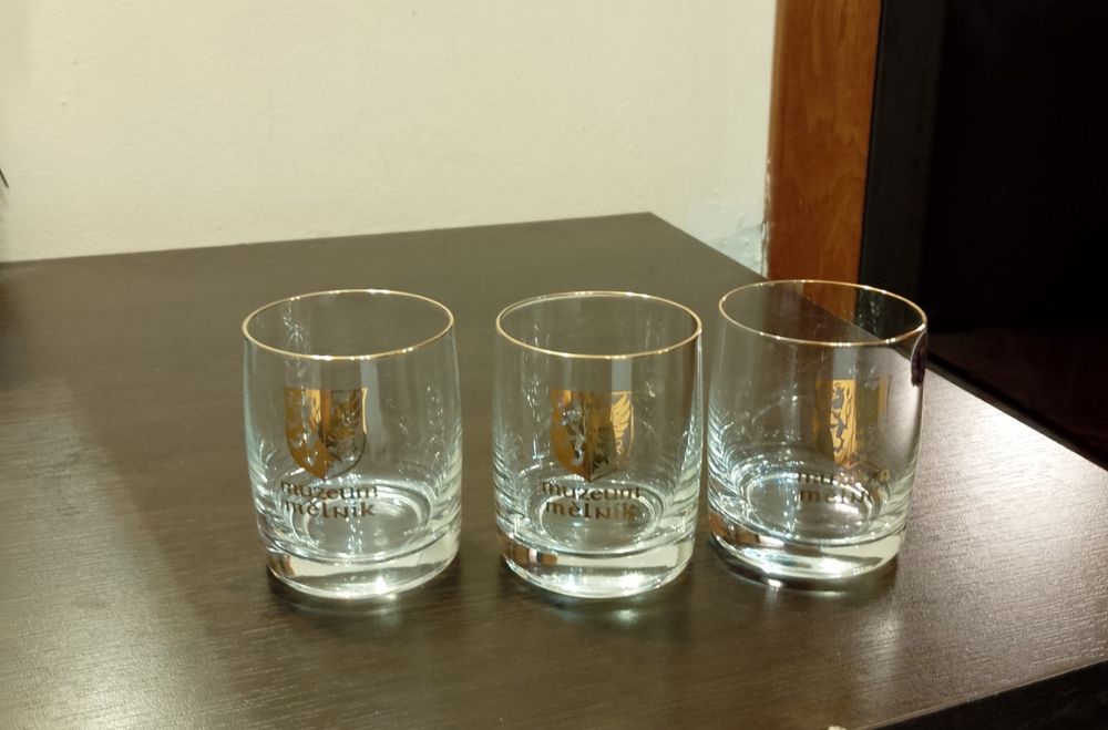 Кристални и стъклени чаши