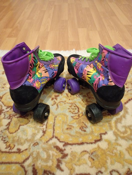 Se vinde o pereche de Role 4 roti model jocks