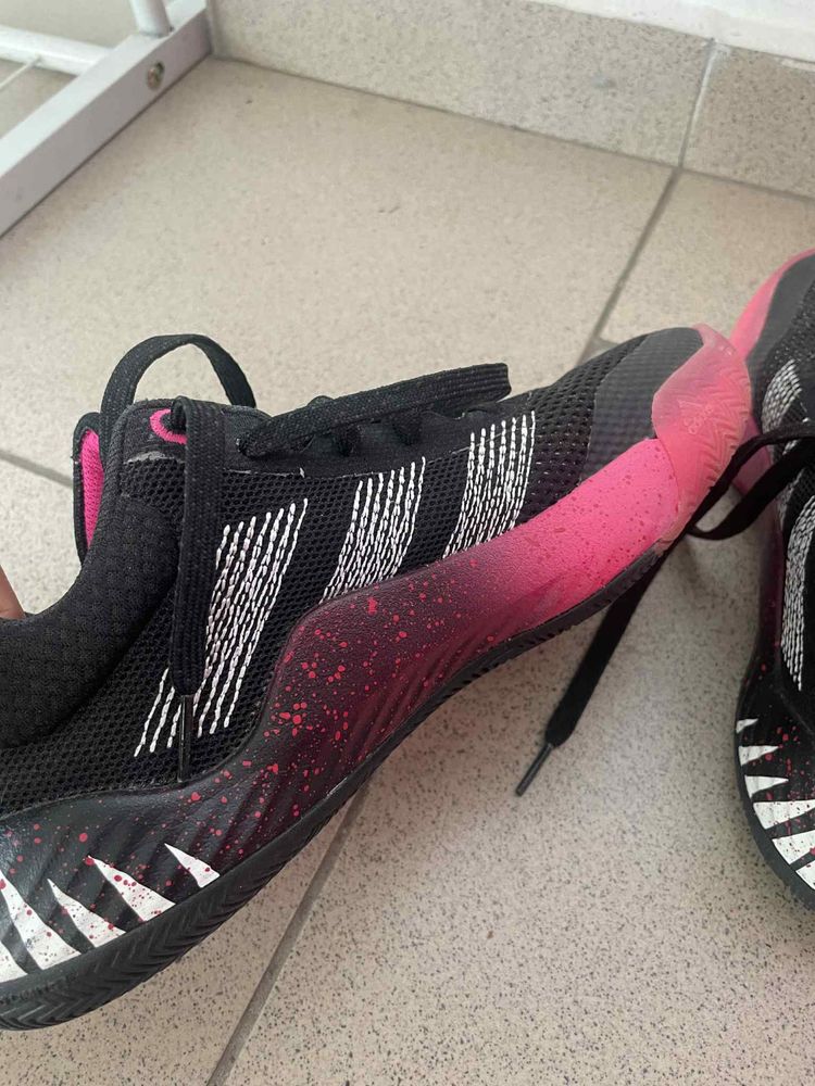 Adidas   38  номер
