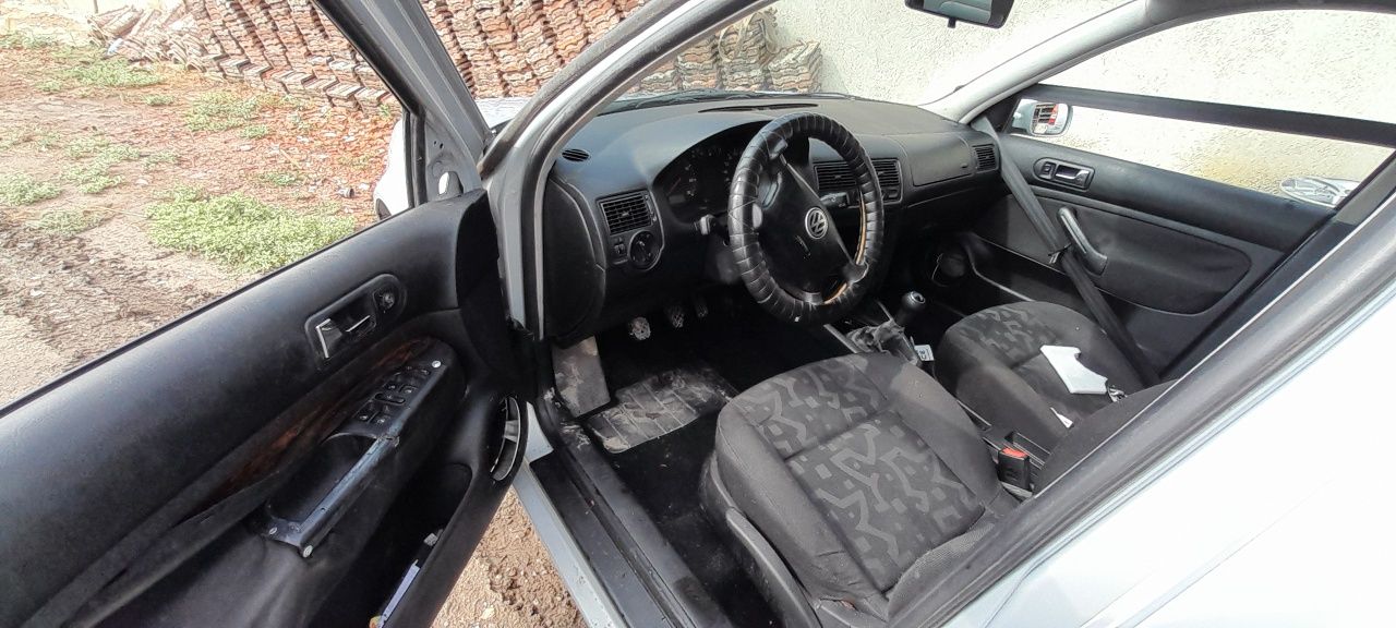 VW Golf 4 - На части