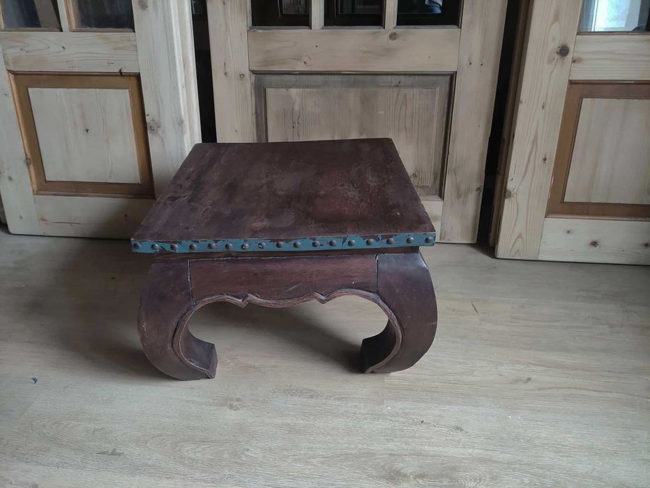 Masuta lemn masiv - foarte grea, oriental