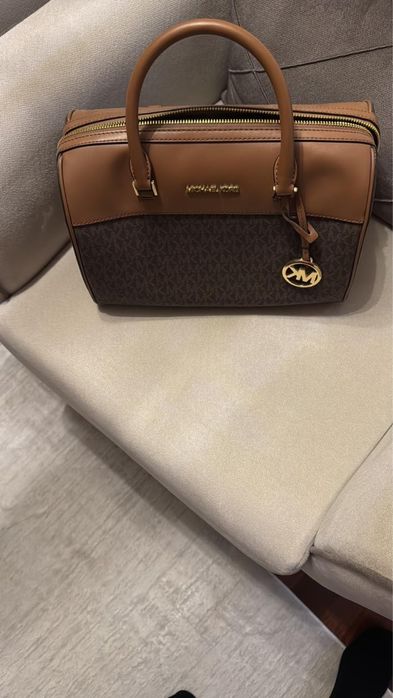 Продам оригинальные сумки от бренда майкл корс!