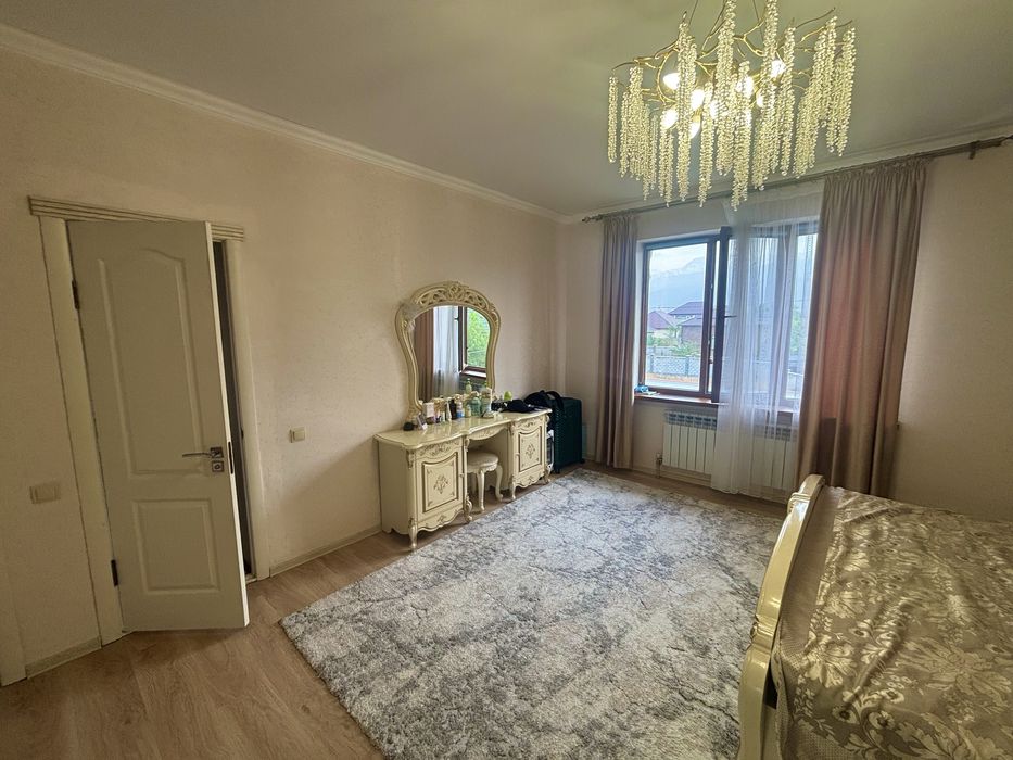 Продам дом 7 комнат п.Абай