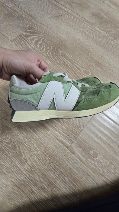 New balance 327 за момче/момиче  номер 34,5