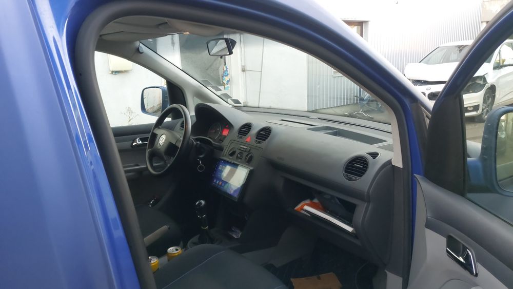 Vând volkswagen caddy