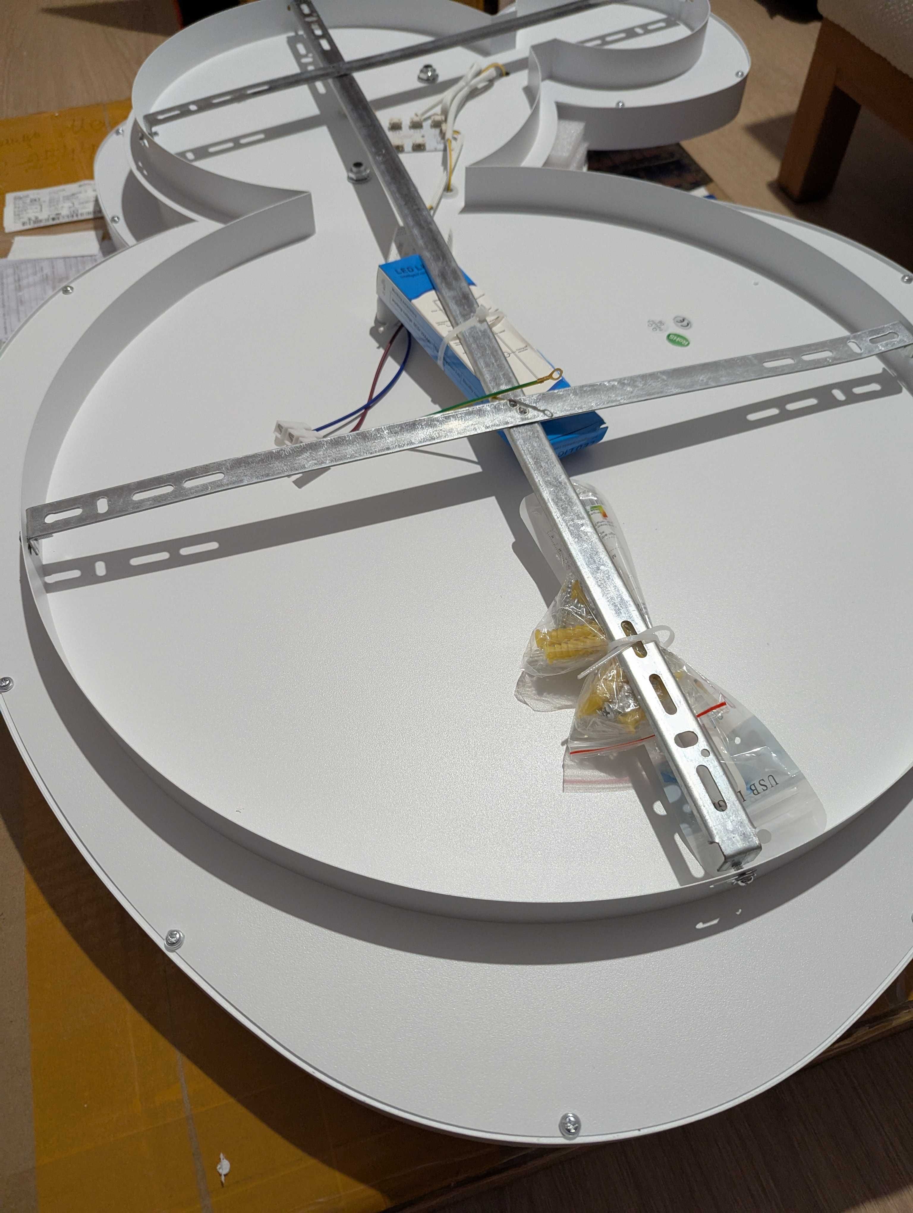 2 LED лампи за таван - висок клас, нови, комплект тройна и единична