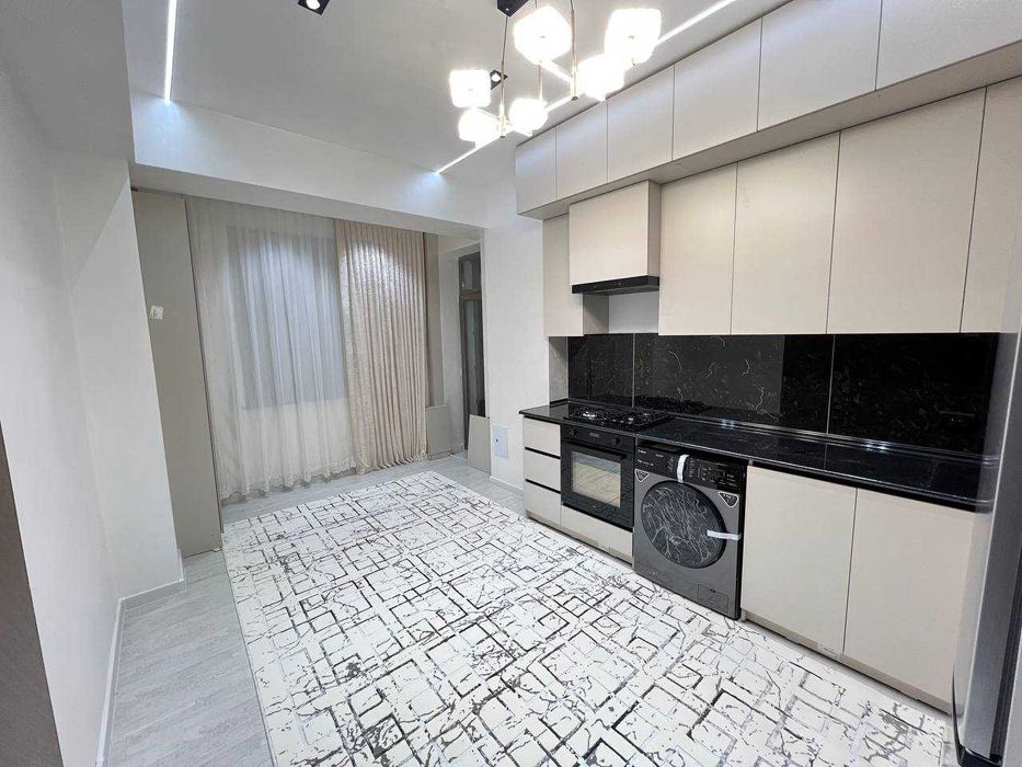 3х комнатная квартира на 4 этаже 83кв/в. в Самарканде