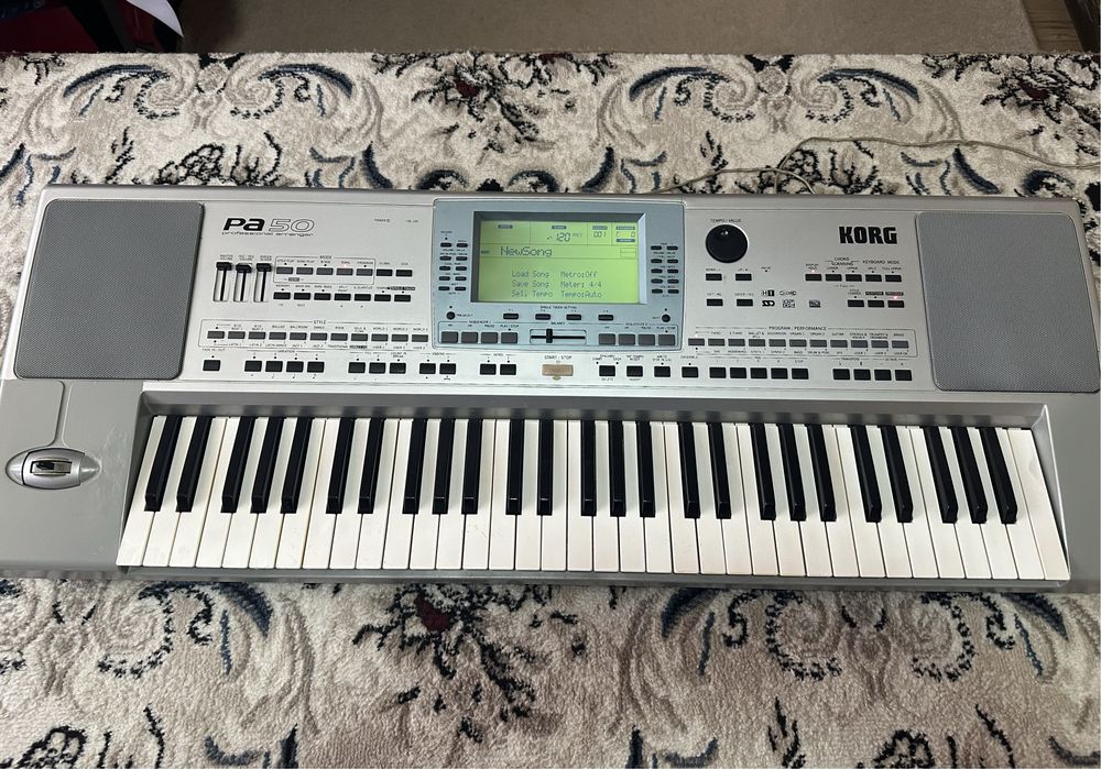 Синтезатор Korg PA50