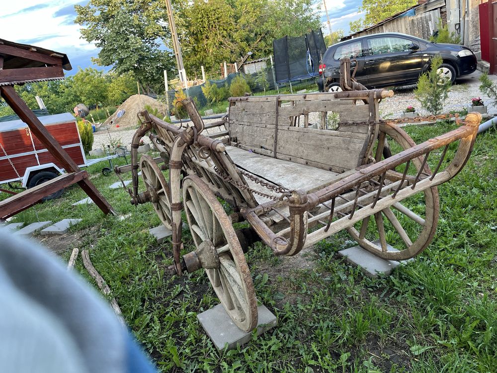 Caruța veche de 100 de ani