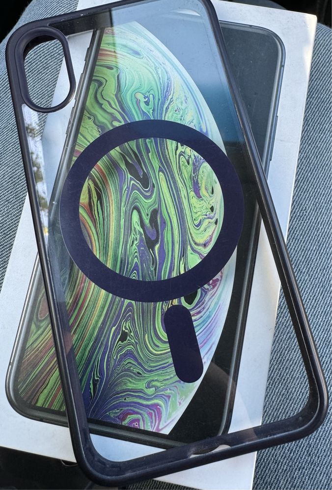 Продам IPhone XS 64 гб