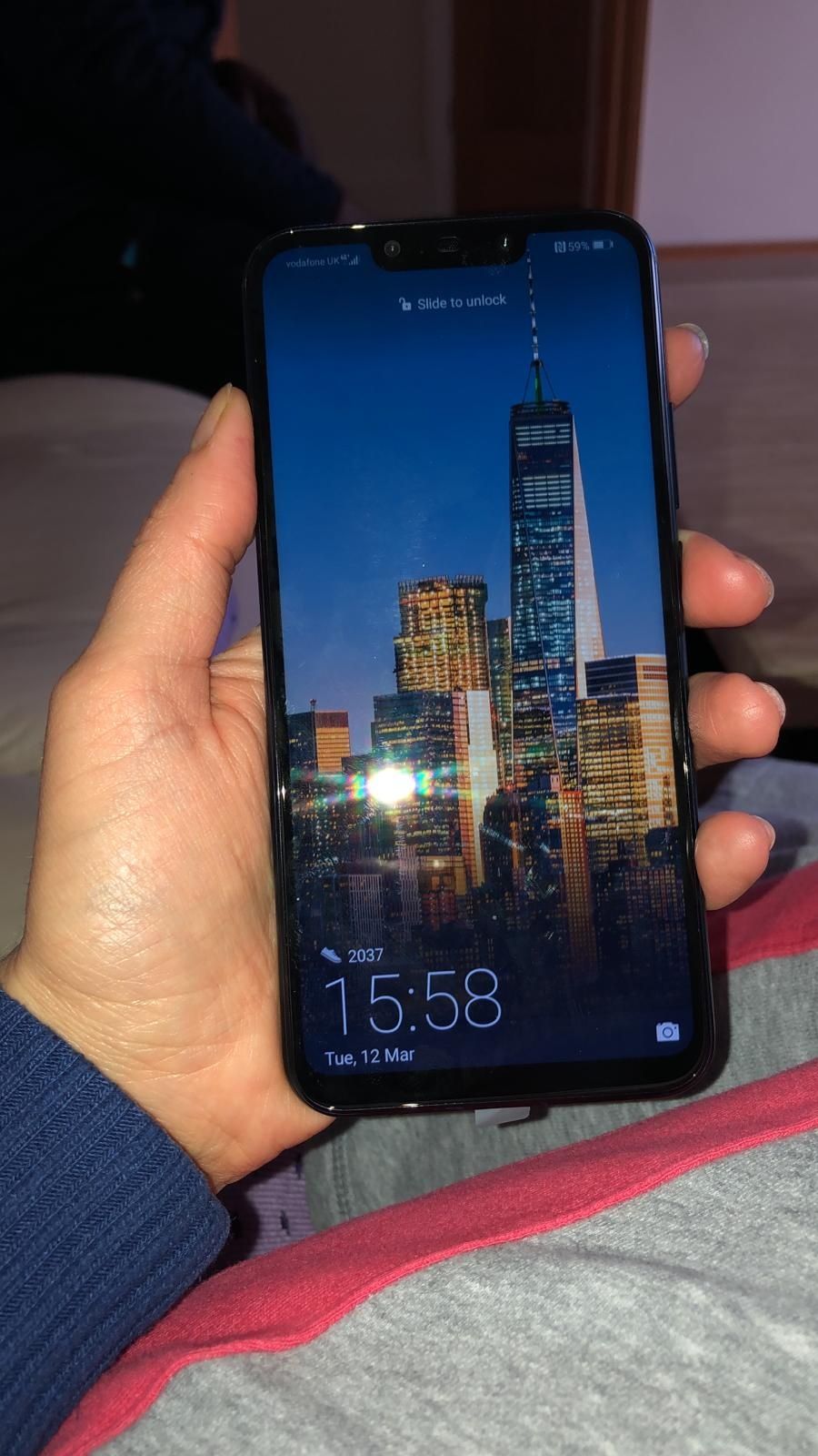 Продавам Huawei mate 20 lite