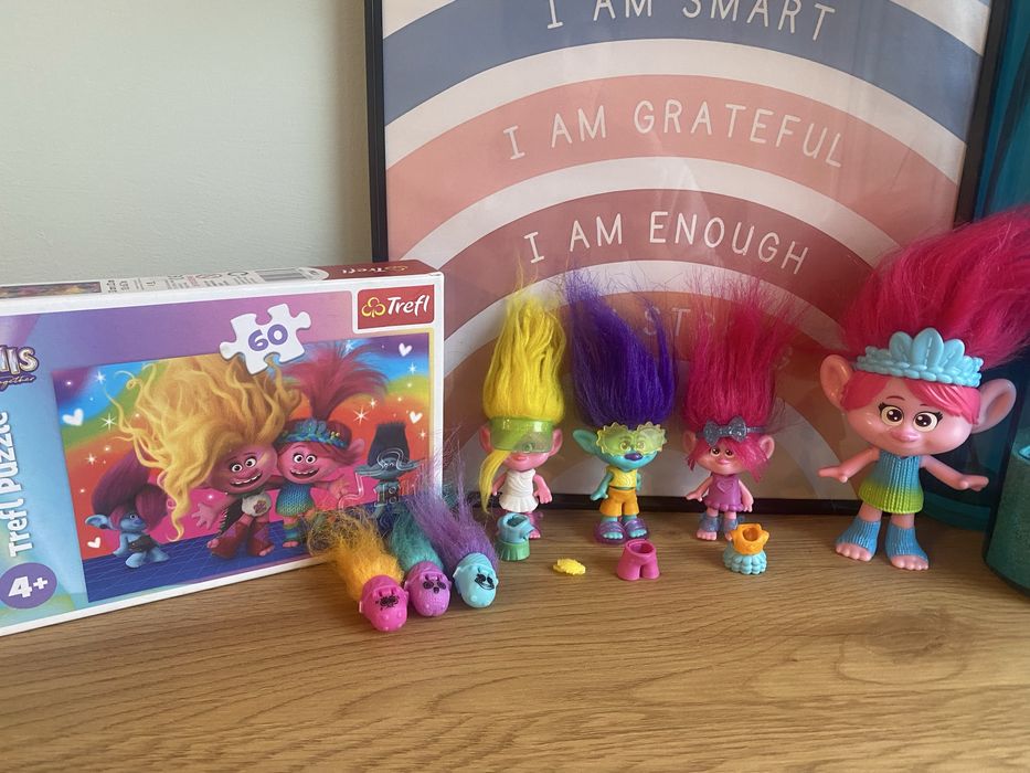 Troli din Trolls 3 si puzzle