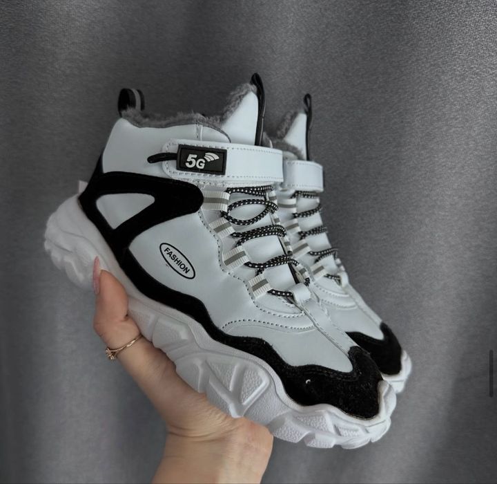 Утепленные кроссовки