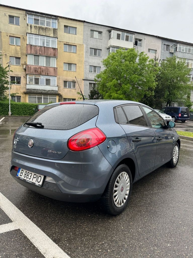 Vând Fiat bravo 2011