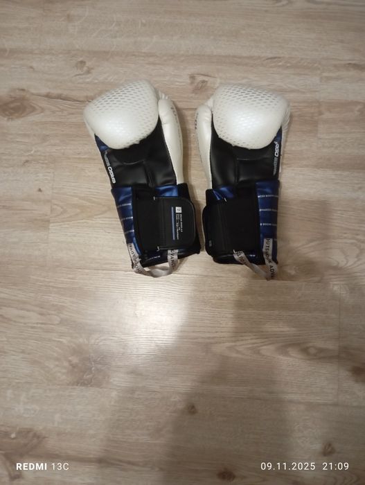 Боксови ракавици