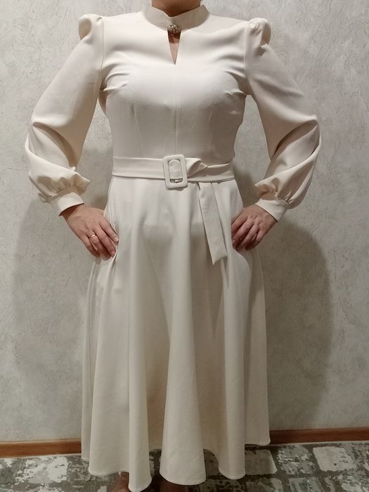 Продам новое женское платье