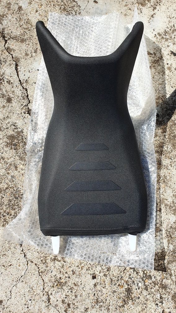 Нова седалка КТМ Adventure 390 OEM