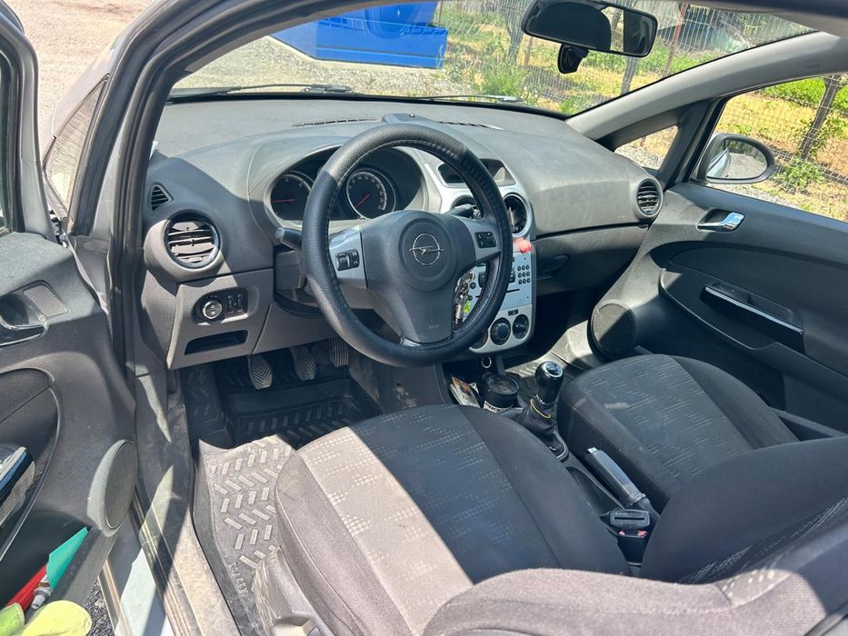 Opel corsa D 2011