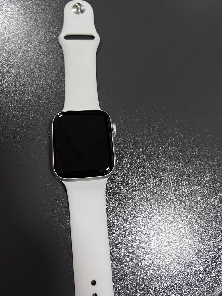 Apple Watch se2 поколения