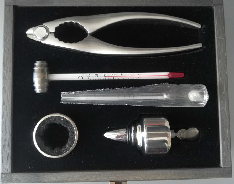 Аксесоари за вино PULLTEX,6 части в кутия с 2 нива