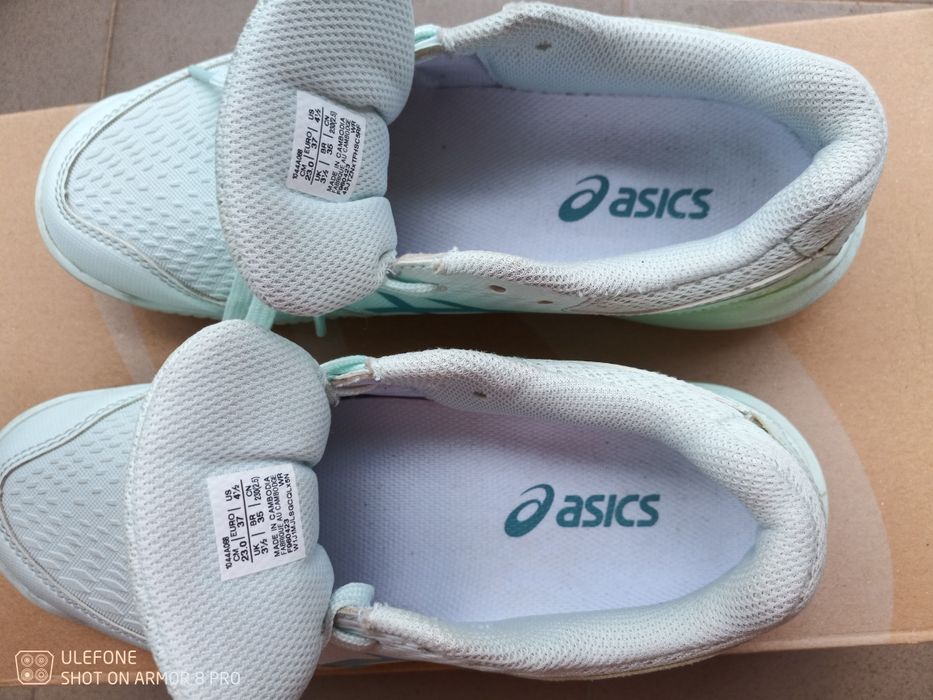 Маратонки Asics 37 +подарък Nike 36