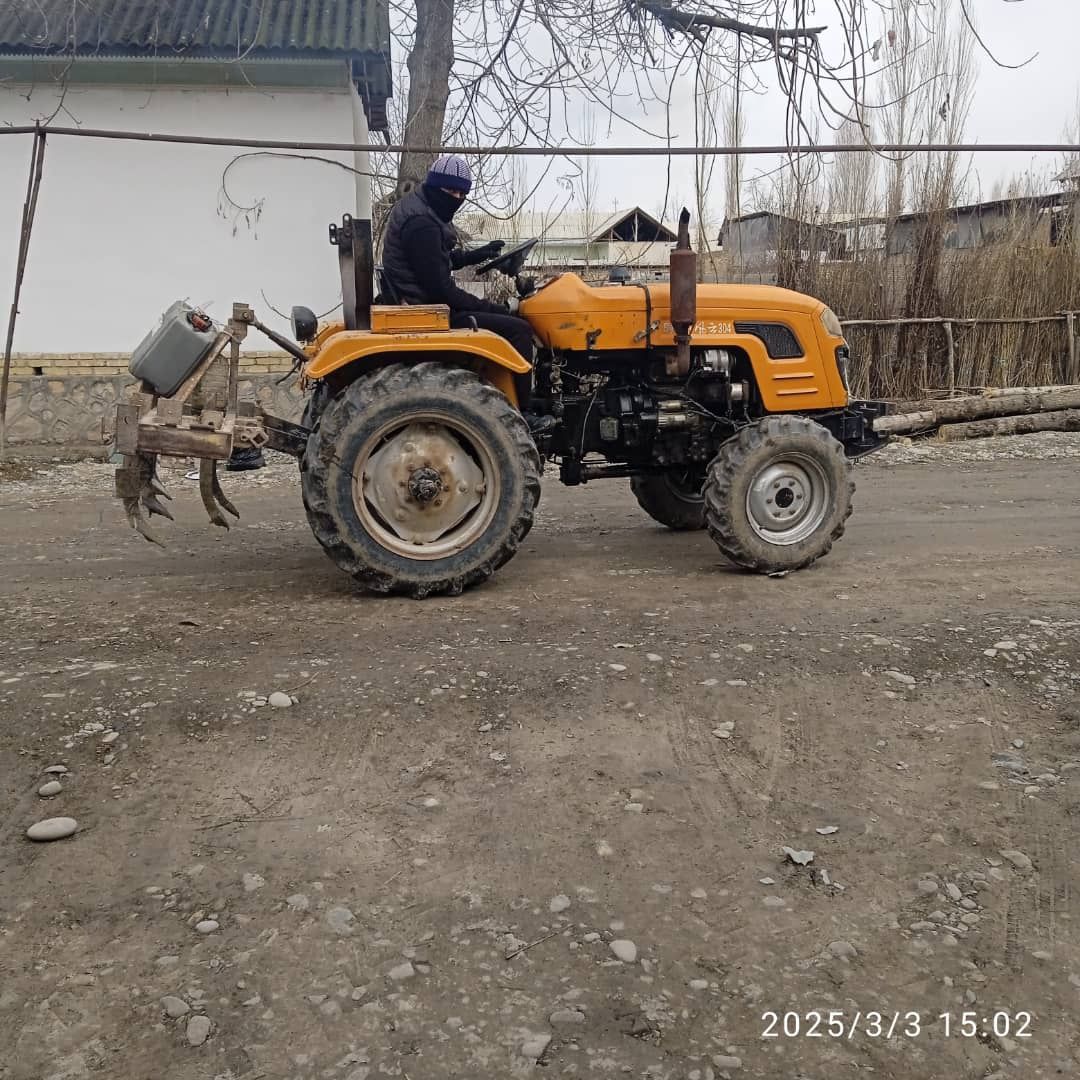 Трактор мини трактор чимган