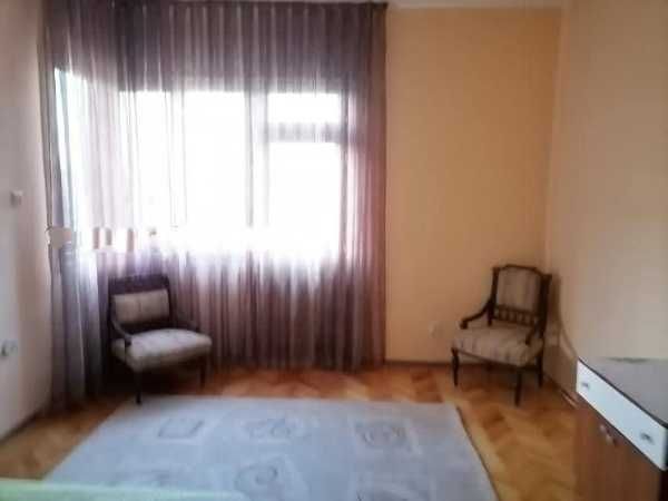 Дава се под наем Четиристаен апартамент в Пловдив, Център - 104 кв.м за 650 € - Снимка #2