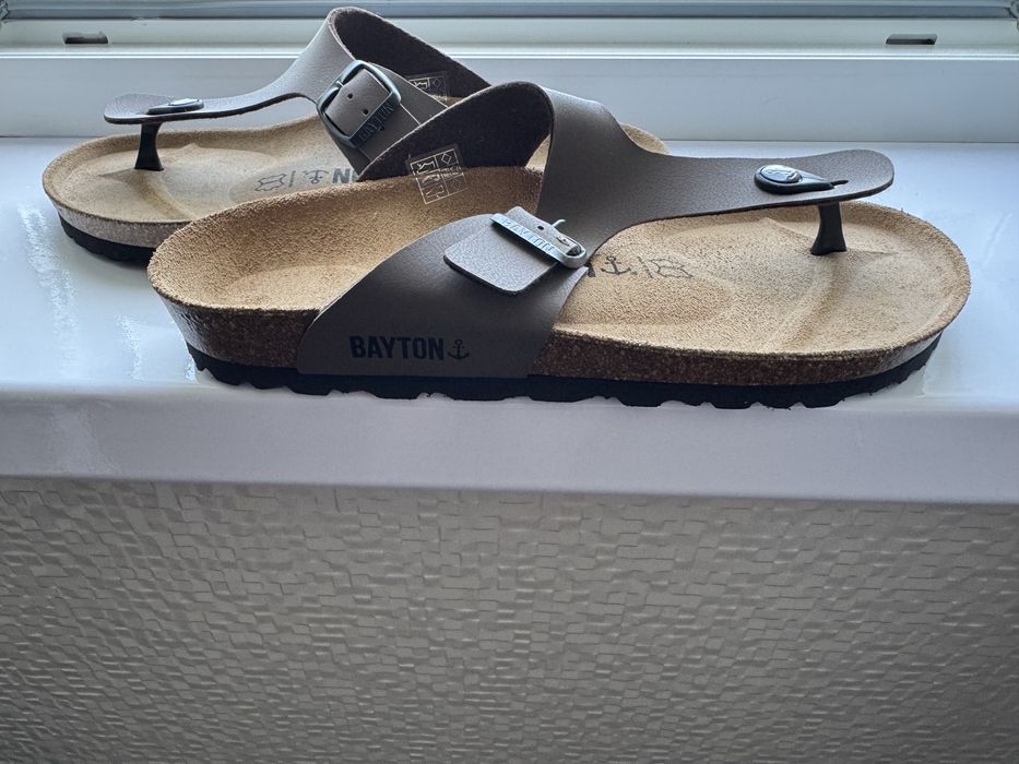 De vanzare papuci barbatesti