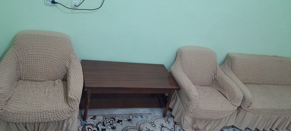 Деван, кресло, журнальный стол