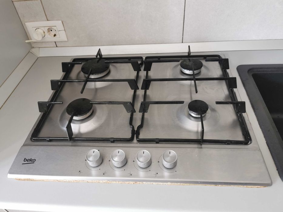 Vând bucătărie cu tot cu electrocasnice