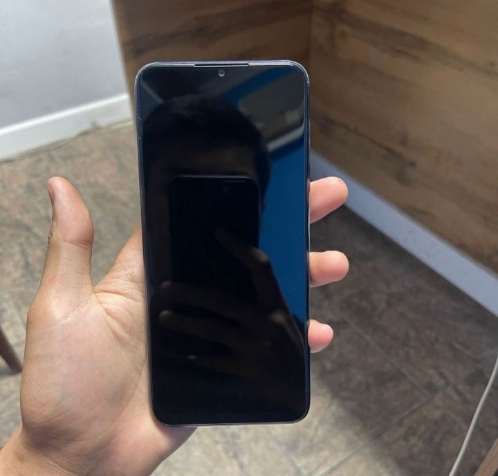 Продам телефон Oppo A17 память 64гб состояние отличное