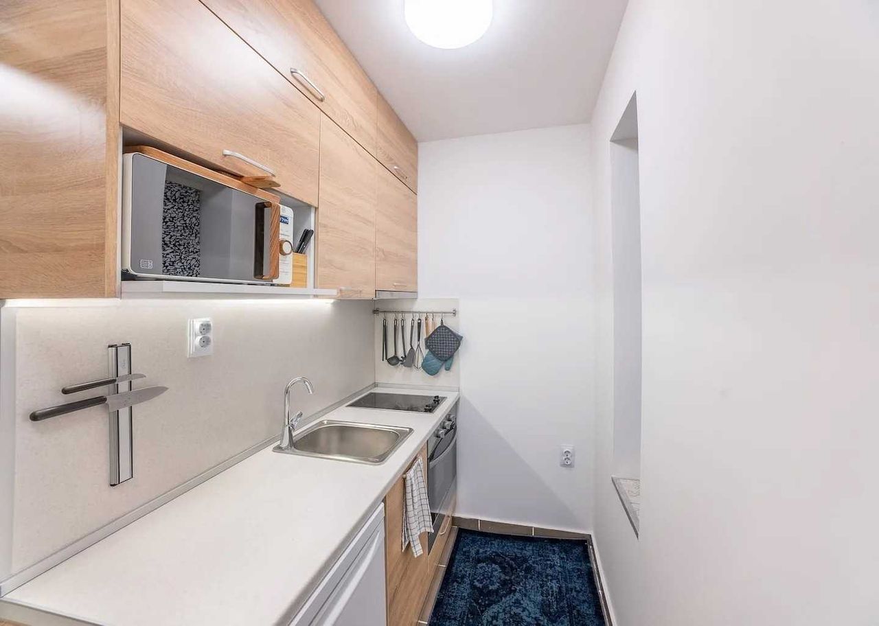 Дава се под наем Едностаен апартамент в София, Център - 35 кв.м за 450 € - Снимка #2