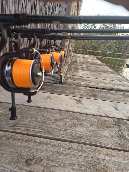 Vând 4 mulinete Fl Strategist Tx 14000 Black