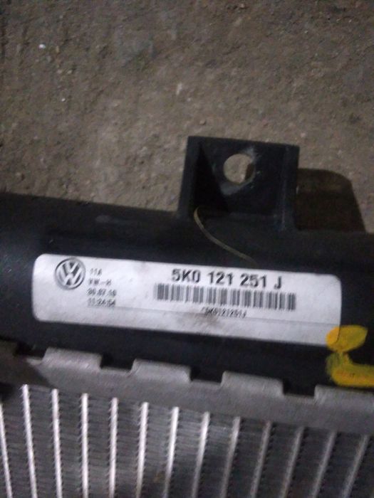 Radiator apa vw Touran 5K0 121 251 J